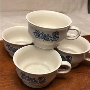 Vintage Pfaltzgraff Blue Floral Patterned Teacup Set. Yorktowne Pattern. 4 Piece